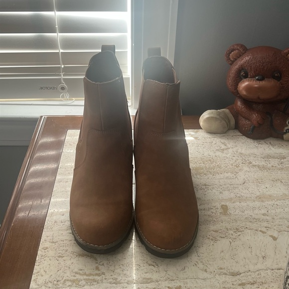 Universal Thread Brown Ankle Boots - Picture 3 of 5